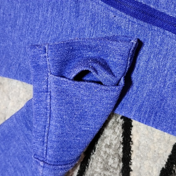 UNDER ARMOUR LOOSE-FIT COWL-NECK THUMB-HOLE SLEEVES LONG-SLEEVED SHIRT - Picture 7 of 11